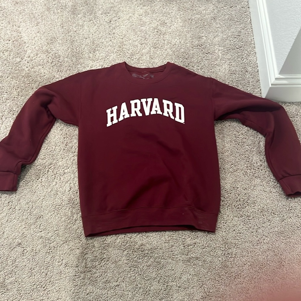 Harvard Sweatshirt size Small. Bought at Campus visit. See photos /back spot